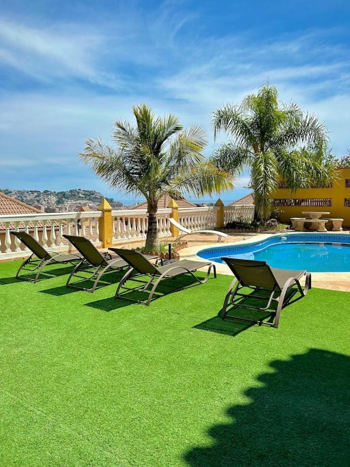 Chalet Con Piscinas Y Vistas De Ensueno Almunecar Luaran gambar