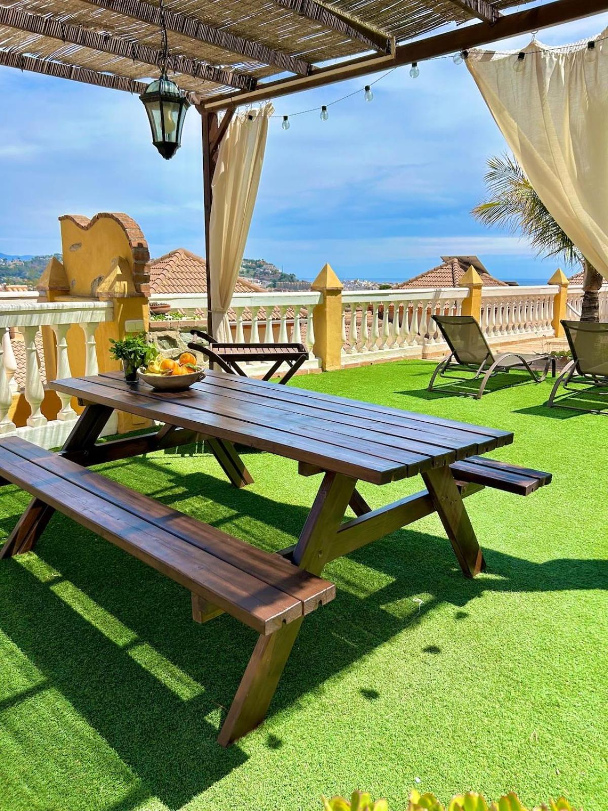 Chalet Con Piscinas Y Vistas De Ensueno Almunecar Luaran gambar